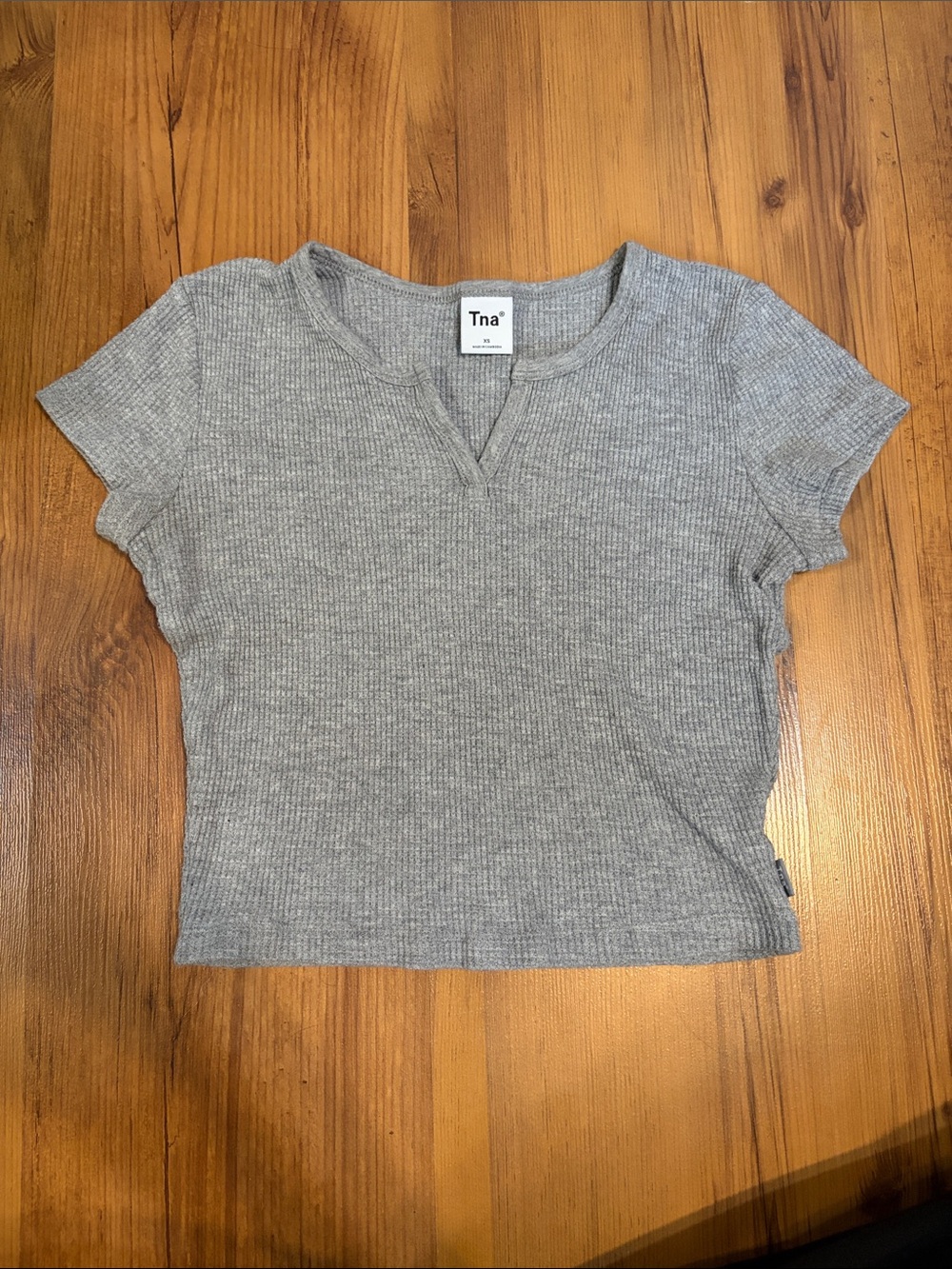 TNA Ribbed Gray Short Sleeve Crop Top with V-Notch